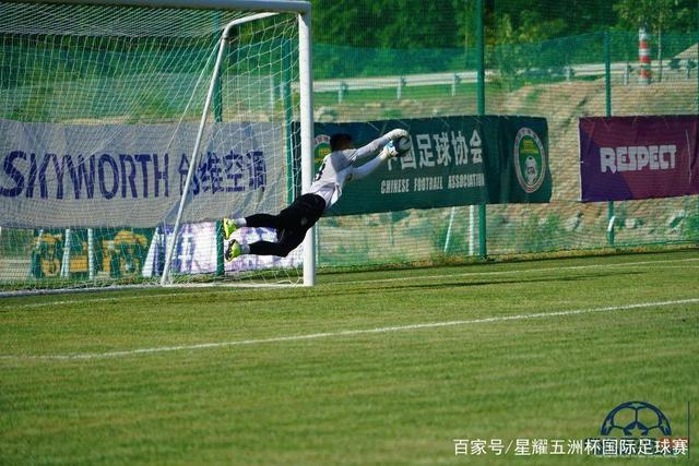 拉塞尔44分字母哥三双 湖人险胜雄鹿重回第九