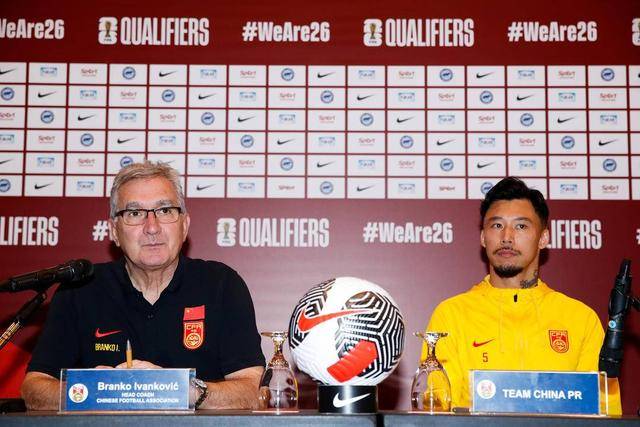 钟鼓和鸣逐绿茵 百面崇阳铜鼓奏响“楚超”咸宁主场